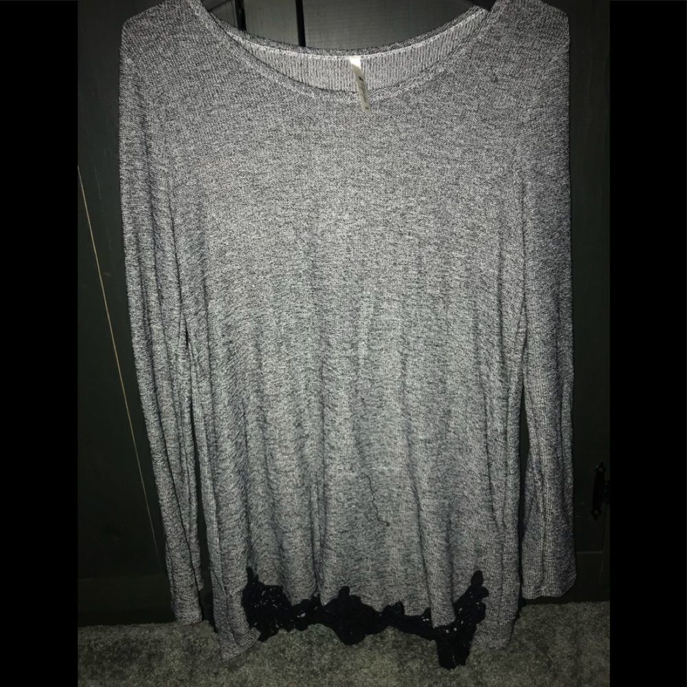 42POPs heather gray crotchet detail tunic M